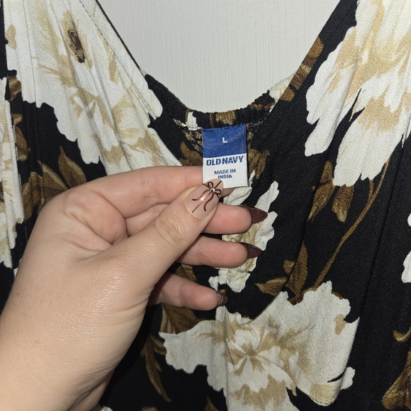 Old Navy Black and Cream Floral Jumpsuit - Picture 3 of 9